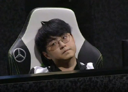 穆古鲁扎迎来十二赛季出色发挥,MAD观众热烈欢呼!