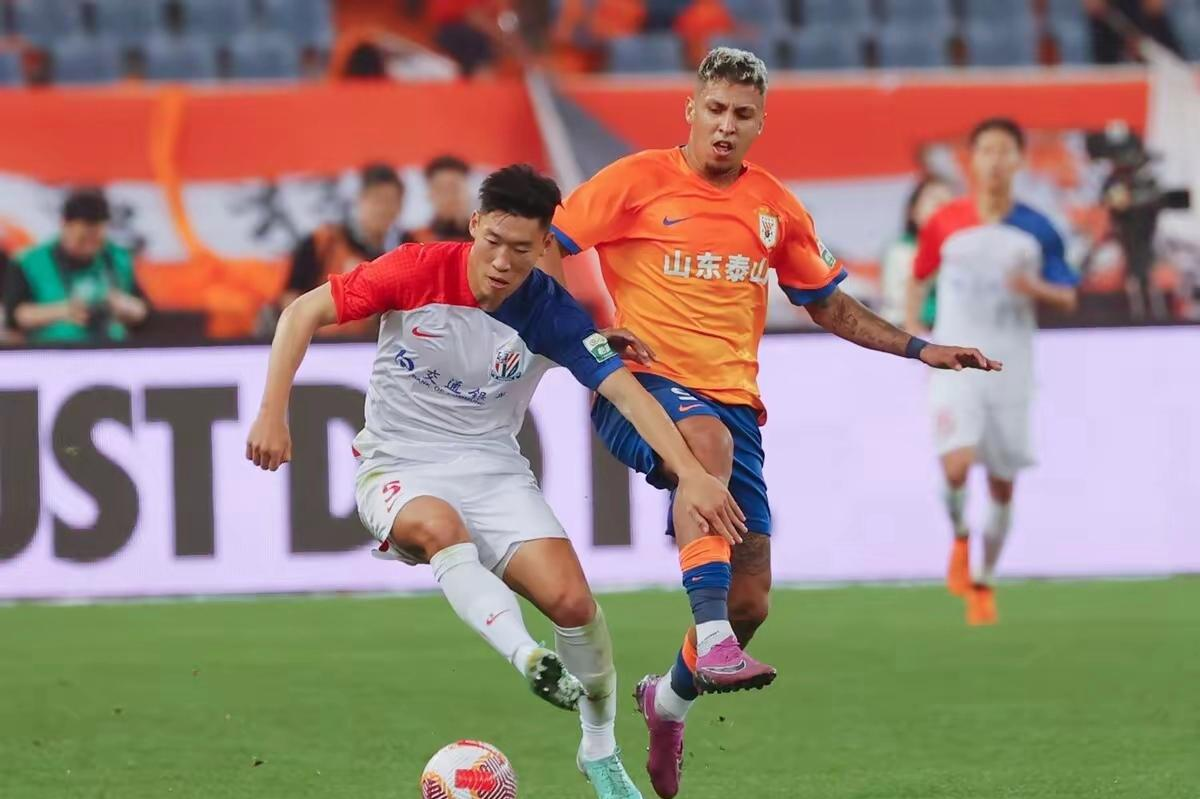 爱游戏APP-包含山东泰山内部会议纪要流出：转会期回应争议，欧超杯使命明确，训练强度明显提升的词条-爱游戏APP